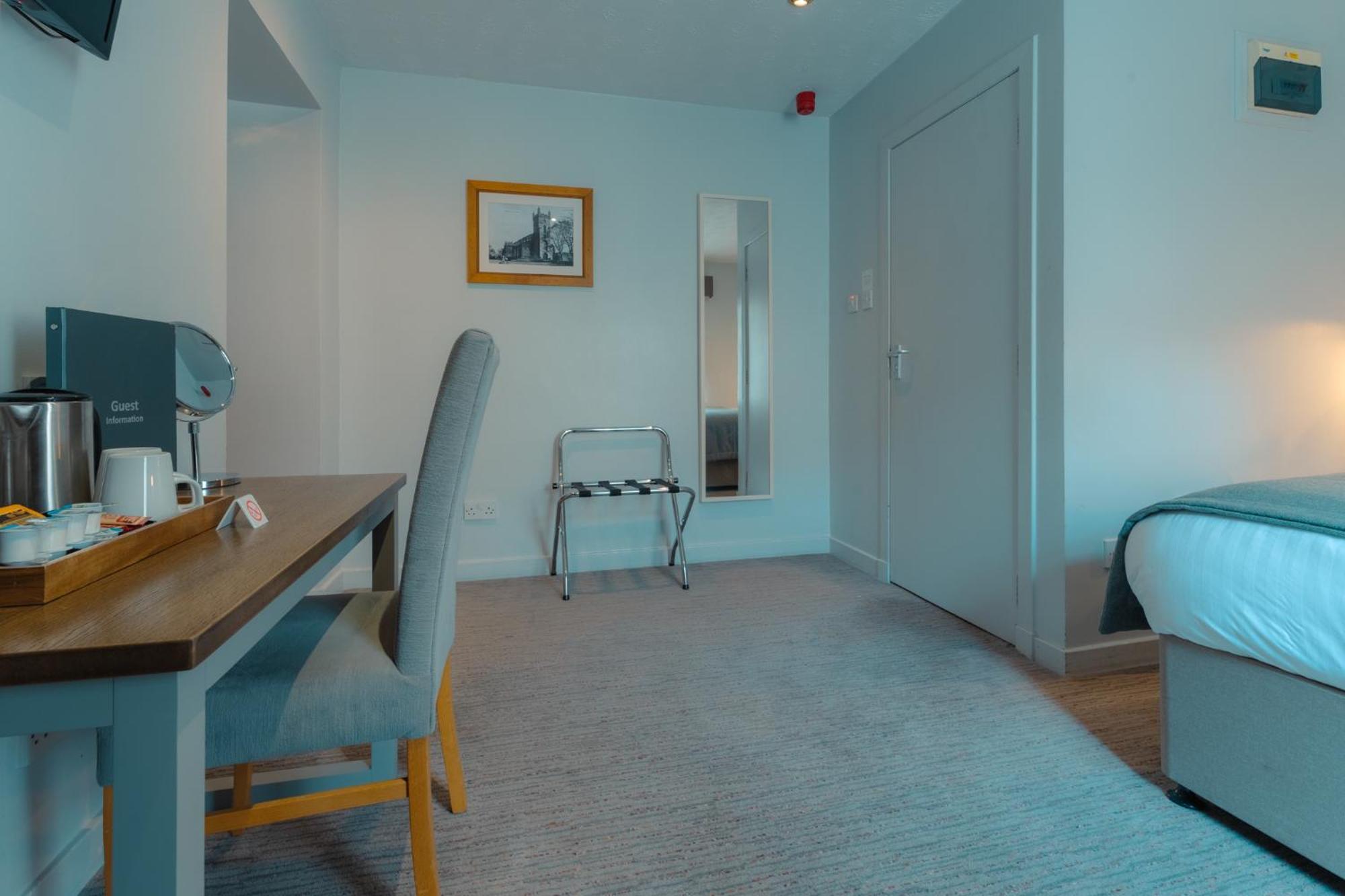 West Port Hotel Лінлітґоу Екстер'єр фото