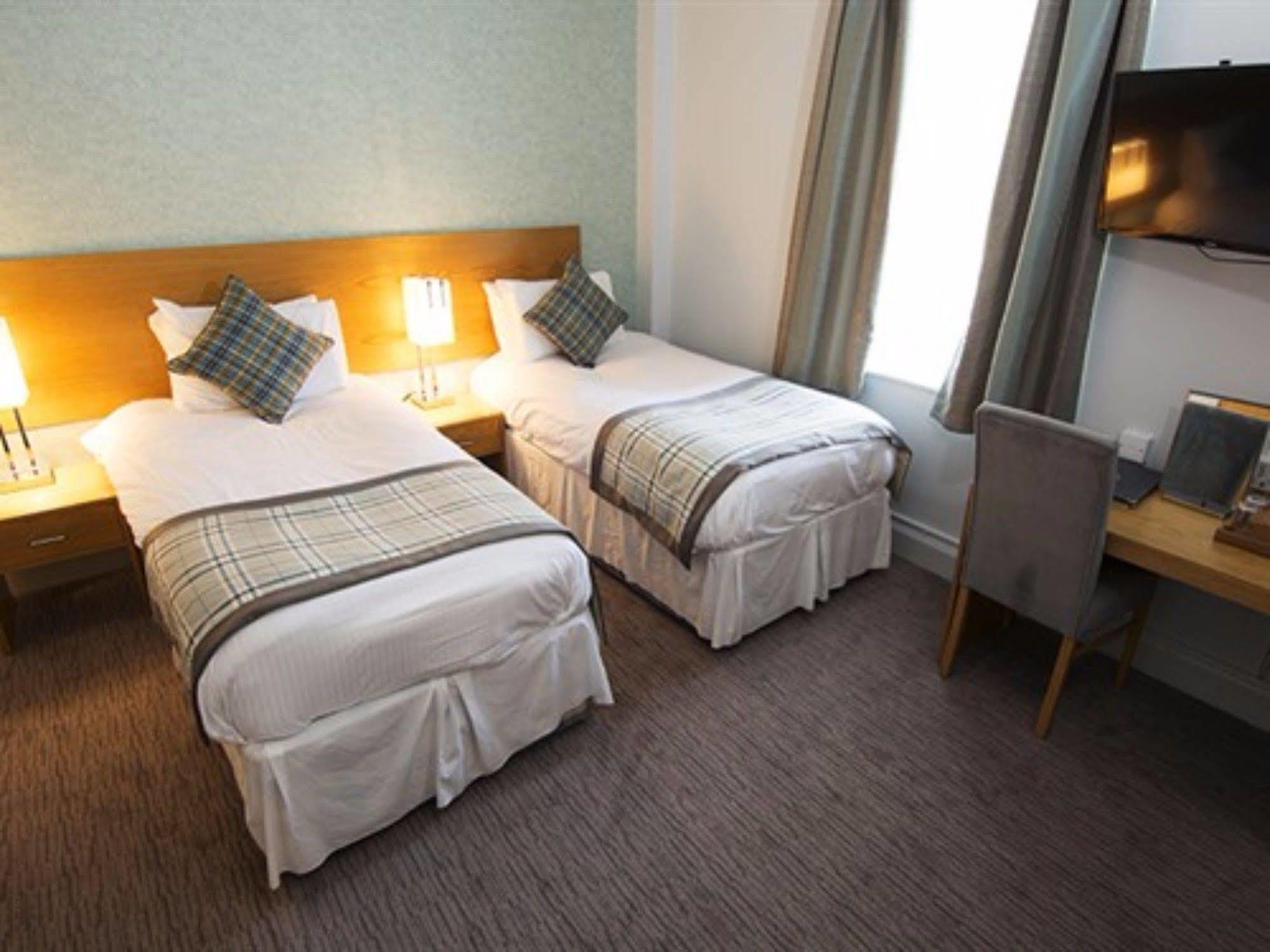 West Port Hotel Лінлітґоу Екстер'єр фото